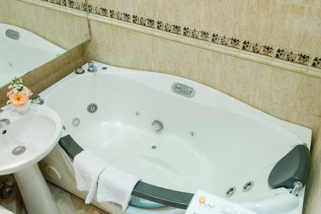 Studio De Luxe With Jacuzzi Sumy Esterno foto