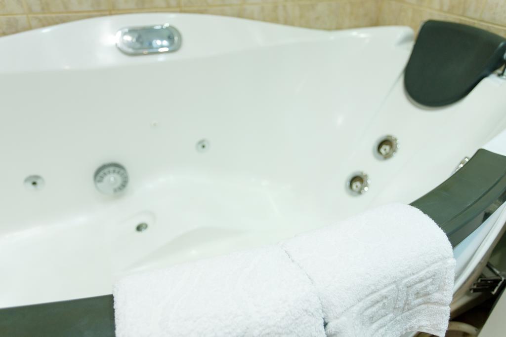 Studio De Luxe With Jacuzzi Sumy Esterno foto