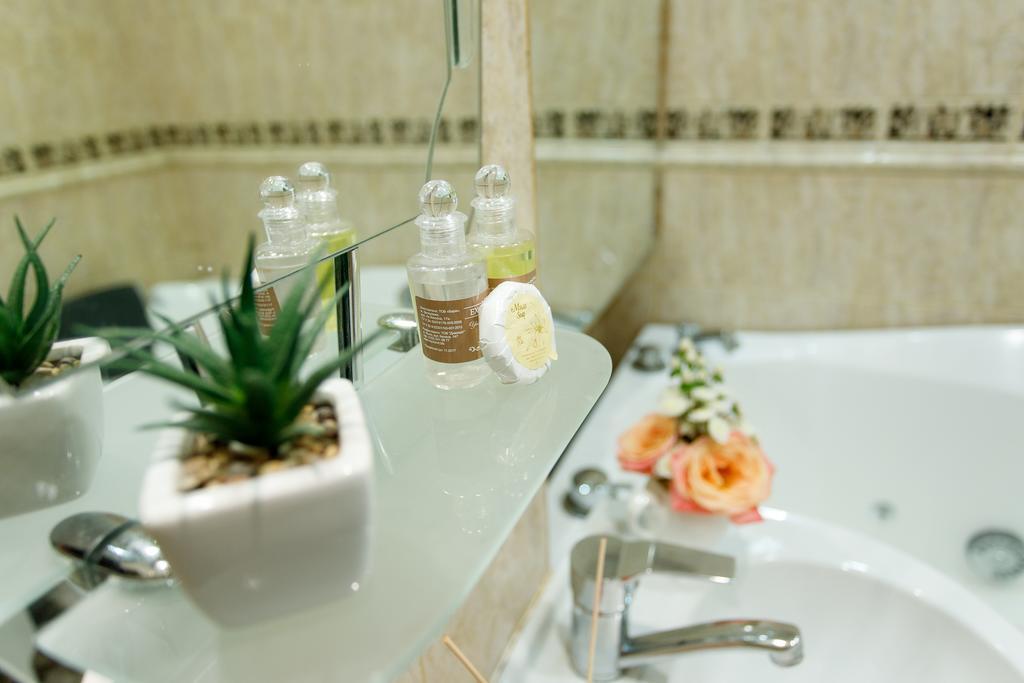 Studio De Luxe With Jacuzzi Sumy Esterno foto